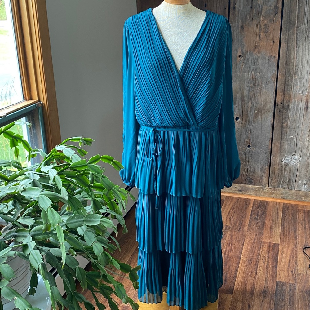 Premier Amour green Elegant Pleated midi  Dress fit and flare long sleeve Sz 14